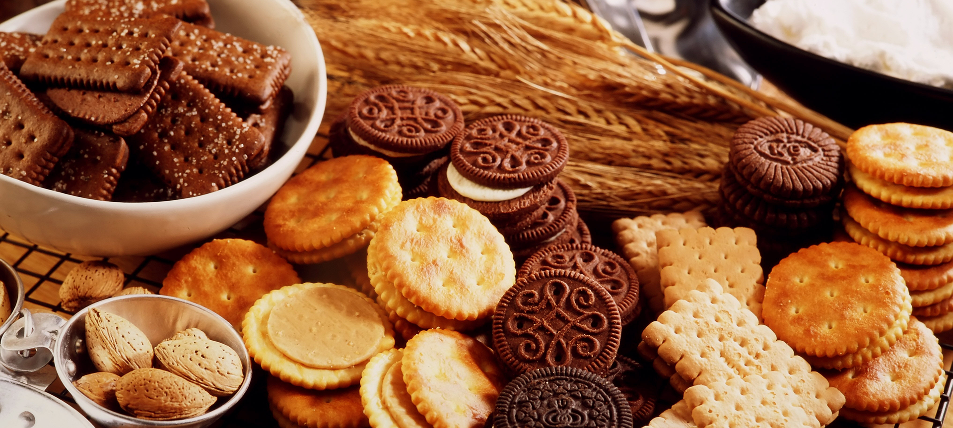 Bars, biscuits and snacks